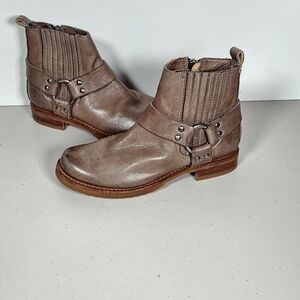 Frye Veronica Harness Taupe Leather Short Boot Mexico 5.5 US